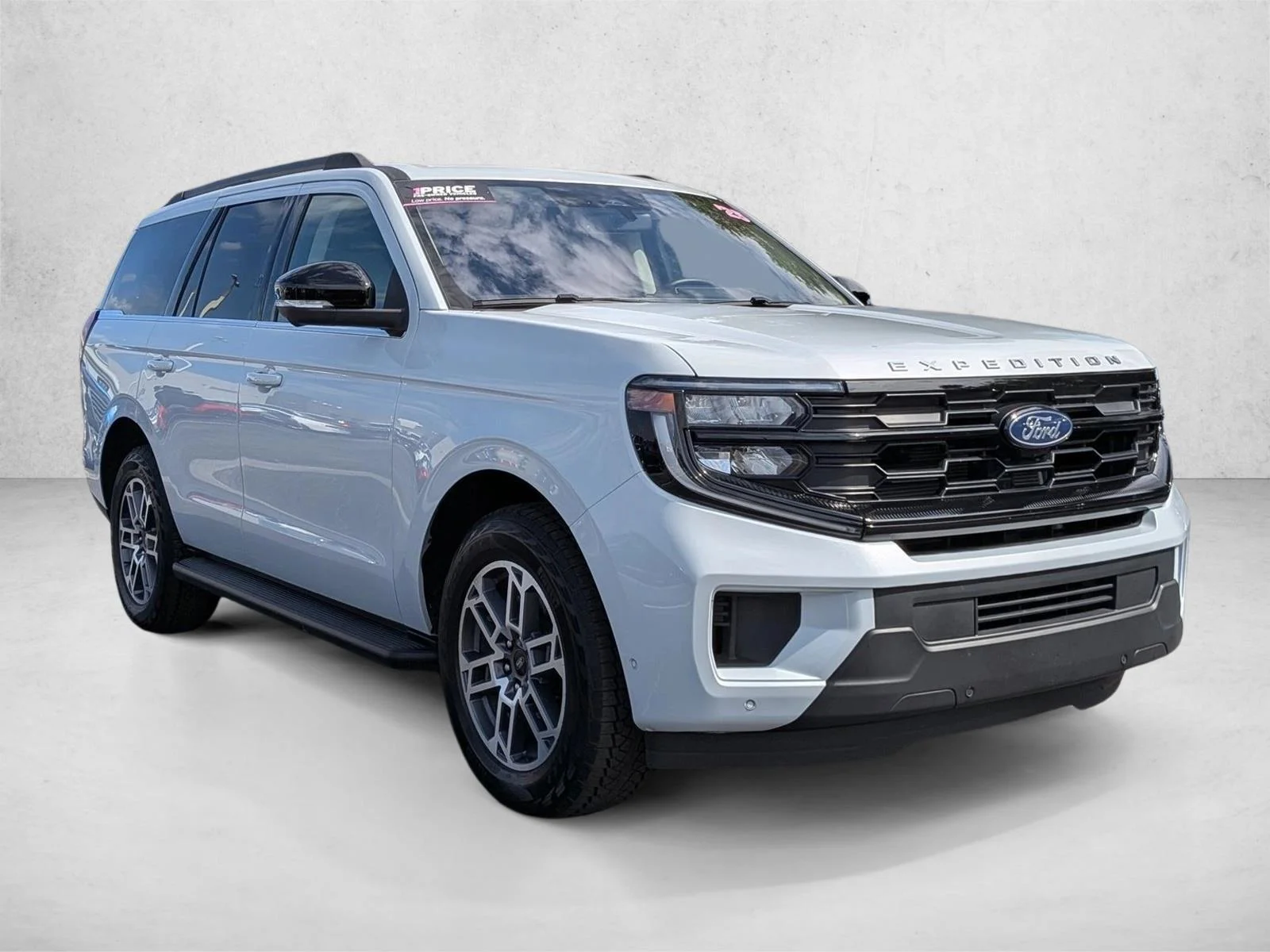 Used 2025 Space Silver Metallic Ford Active image 3