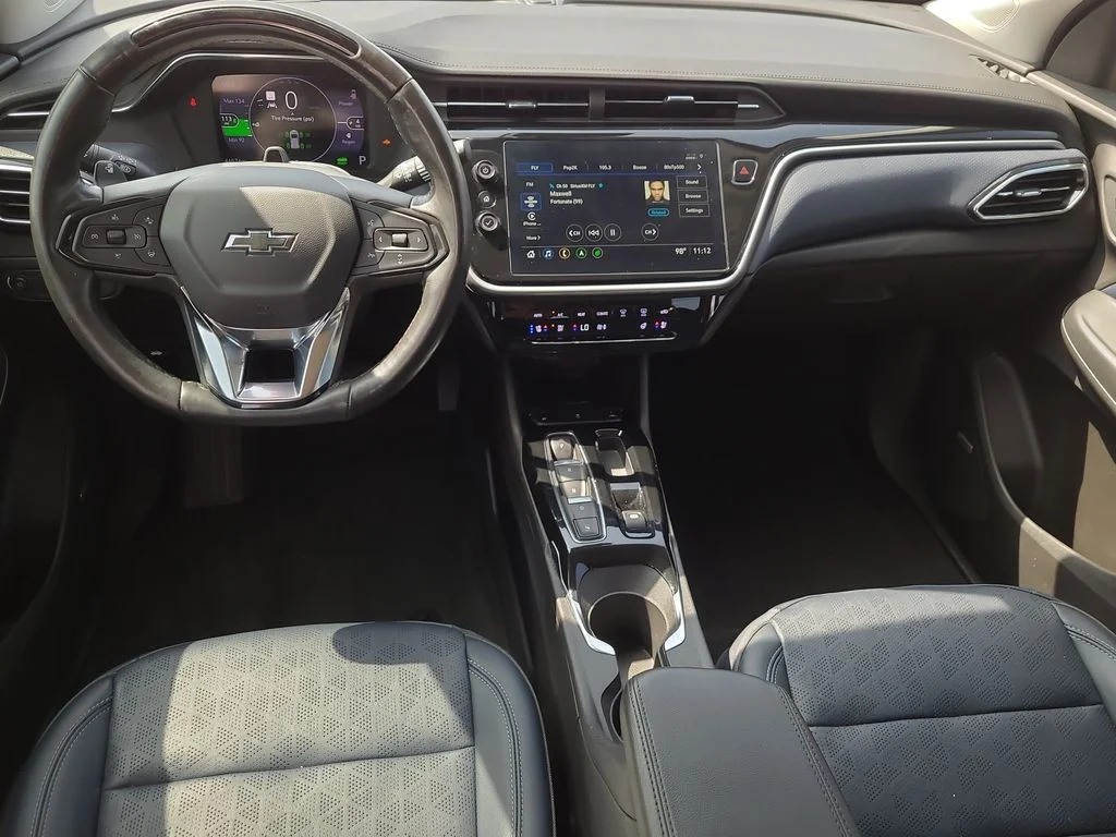 Used 2023 White Chevrolet Premier image 18