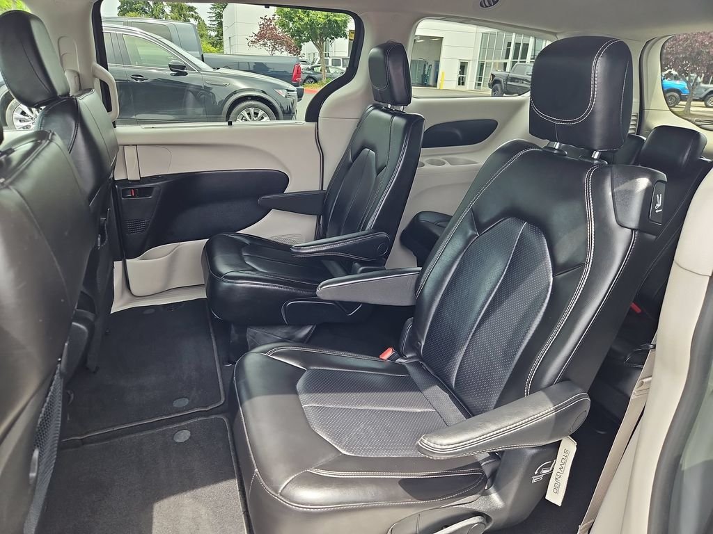 Used 2023 Ceramic Gray Clearcoat Chrysler Touring L image 23