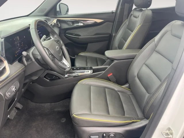 Used 2024 Summit White Chevrolet ACTIV image 9