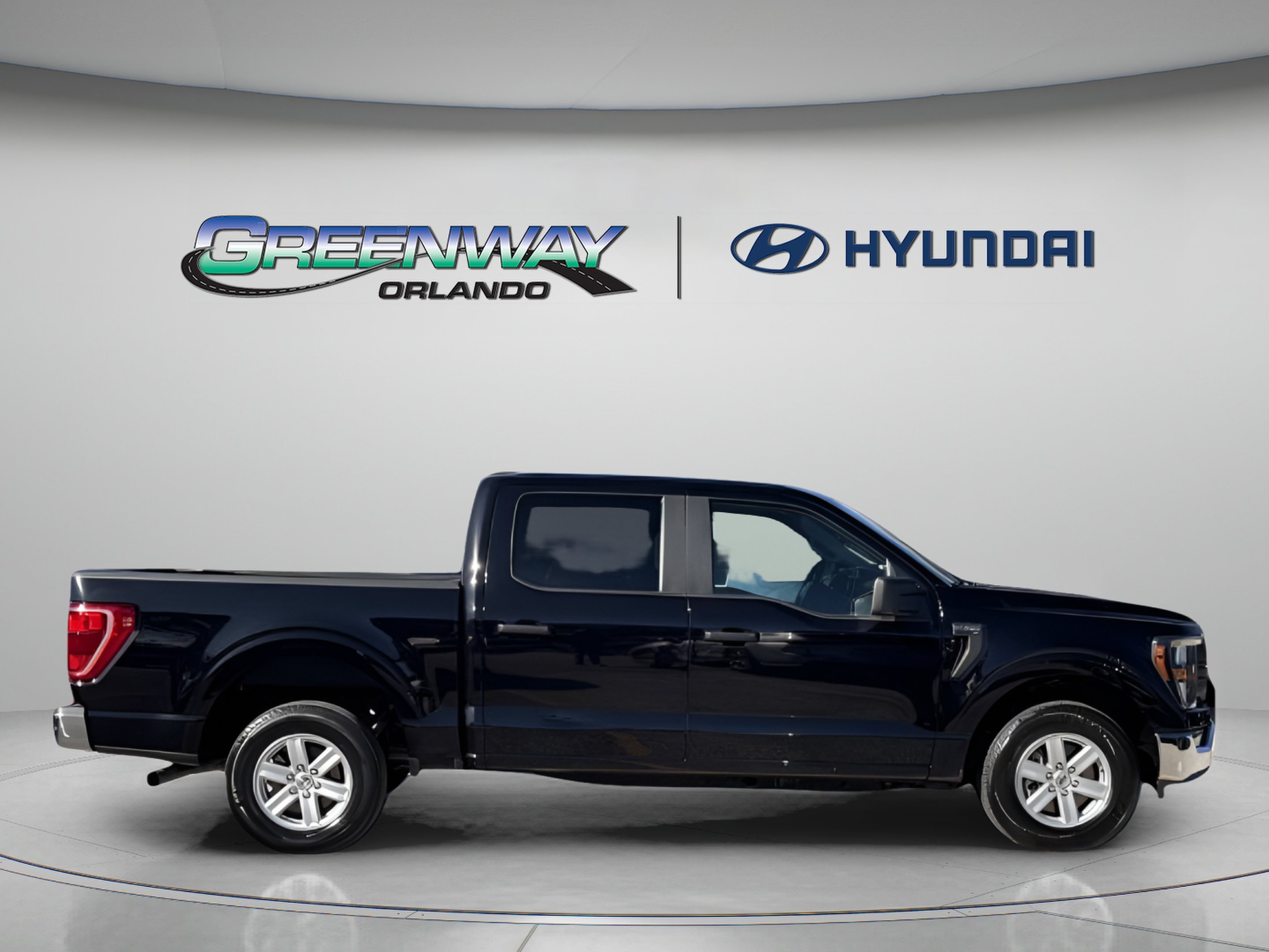 2023 Ford F-150 XL - Photo 8