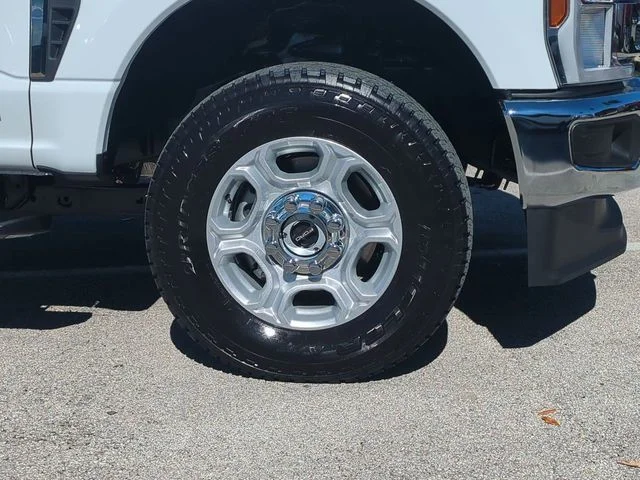 New 2026 Oxford White Ford F-250® XLT image 11