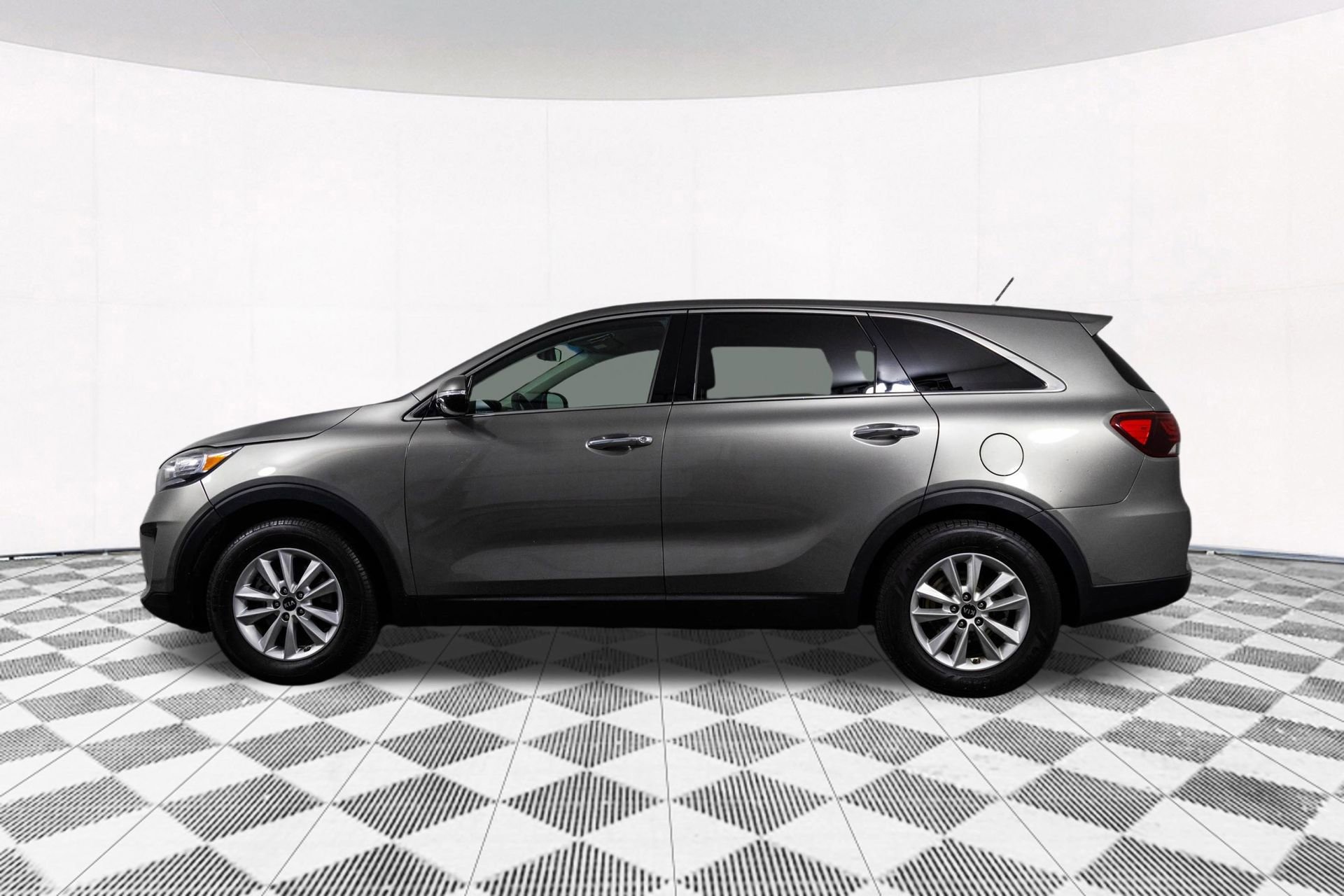 2019 KIA SORENTO - Image 10