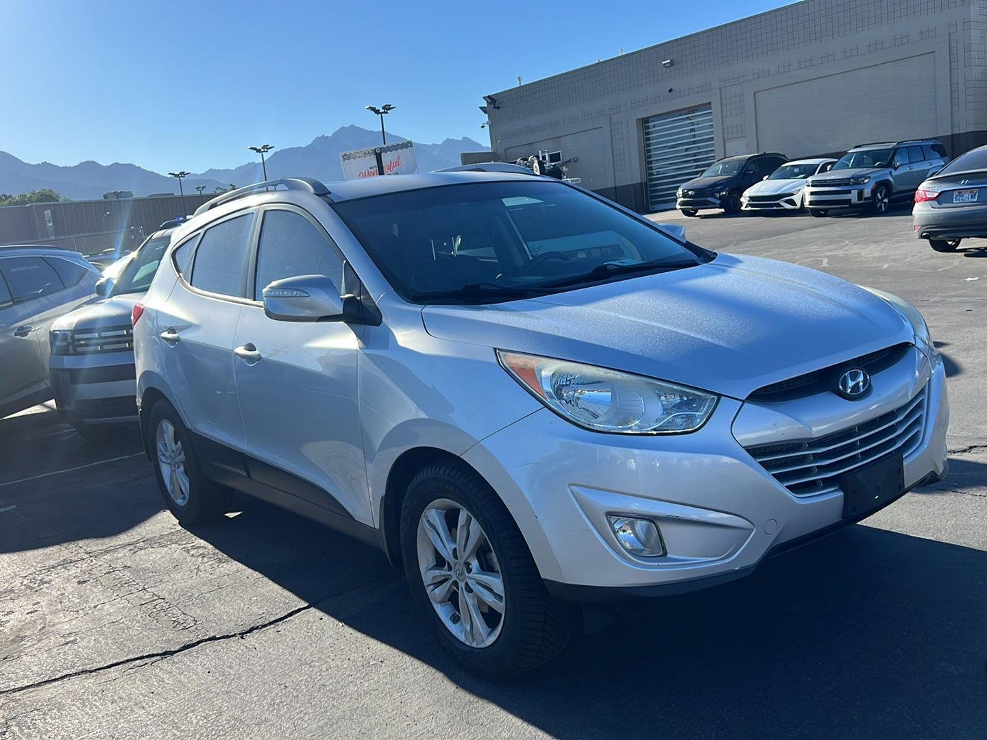 Used 2013 Diamond Silver Hyundai GLS image 2