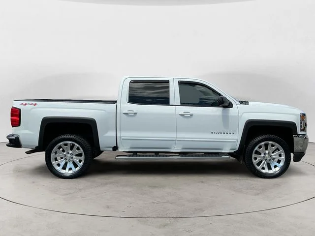 Used 2017 White Chevrolet LT image 4