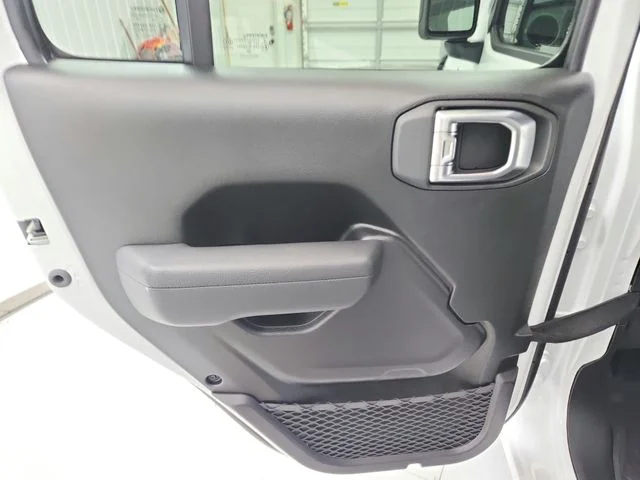 New 2026 Bright White Clear-Coat Exterior Paint Jeep Sport image 29
