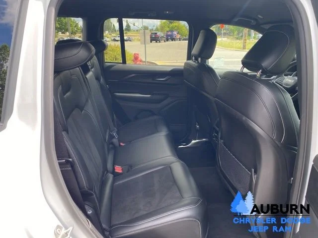 Used 2025 White Jeep Altitude image 17