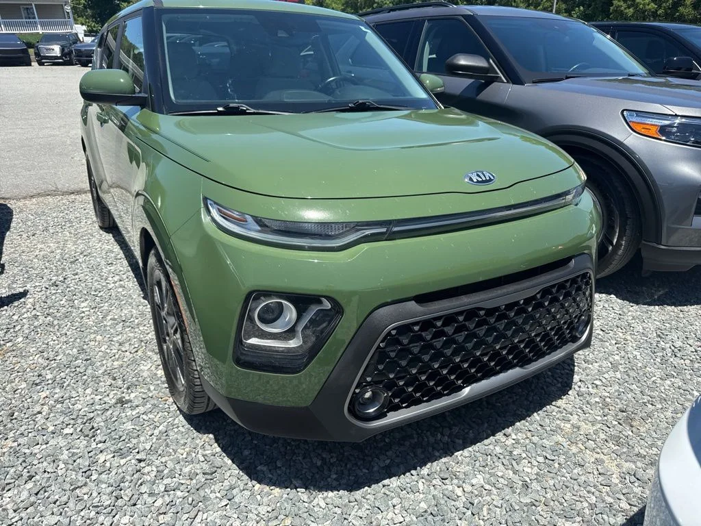 Used 2020 Green Kia EX image 2