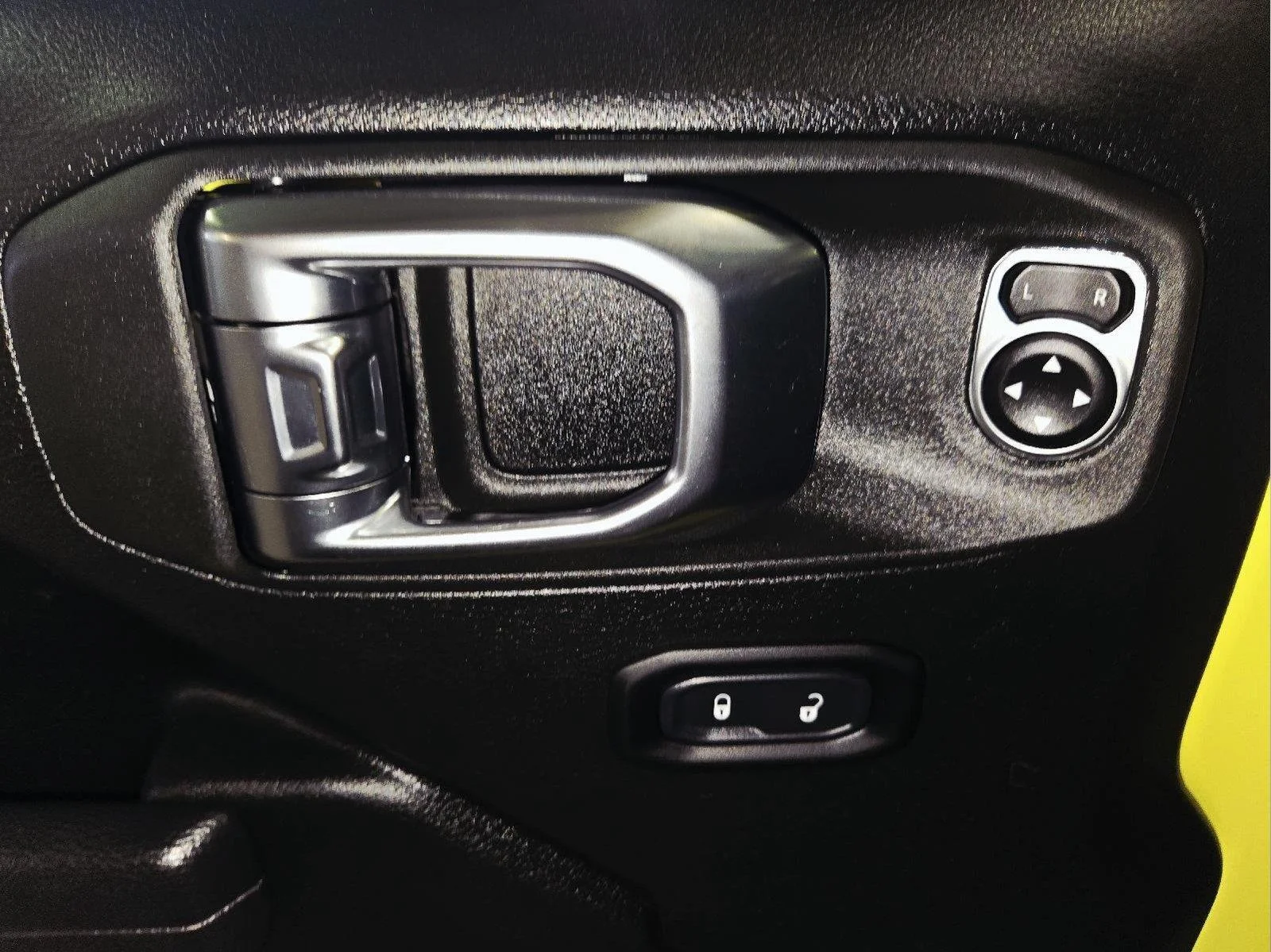 Used 2023 High Velocity Clearcoat Jeep Rubicon image 12