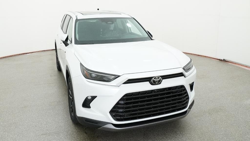 Certified Used 2026 WIND CHILL PEARL Toyota  image 38