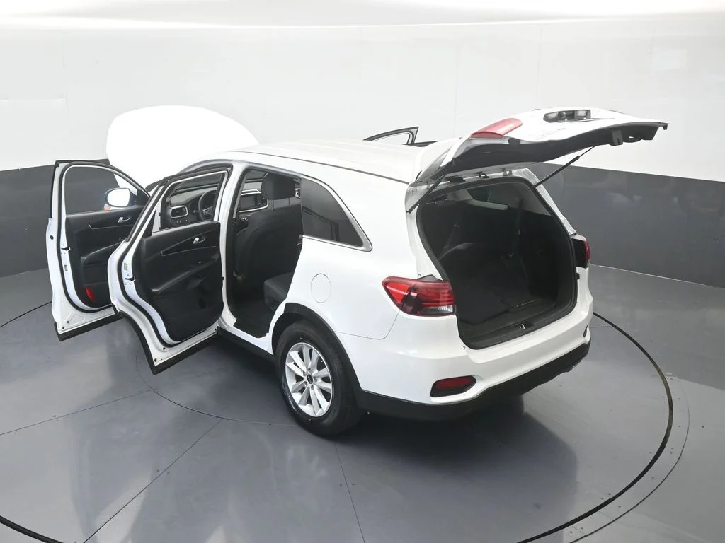 Used 2020 Snow White Pearl Kia LX image 59