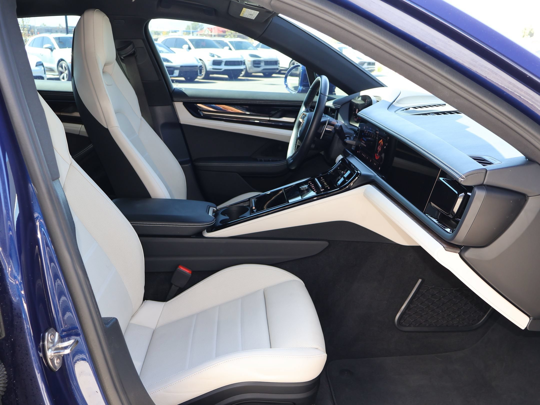Certified Used 2024 Gentian Blue Metallic Porsche 4 image 31