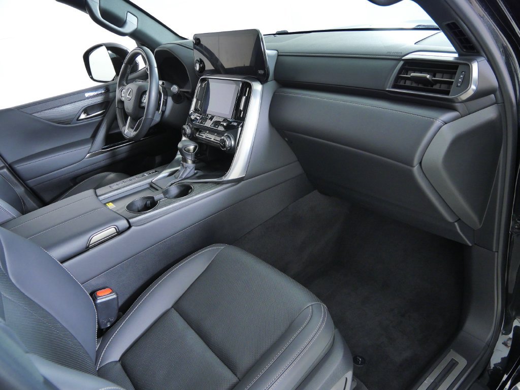 Used 2025 Black Lexus 600 Luxury image 19