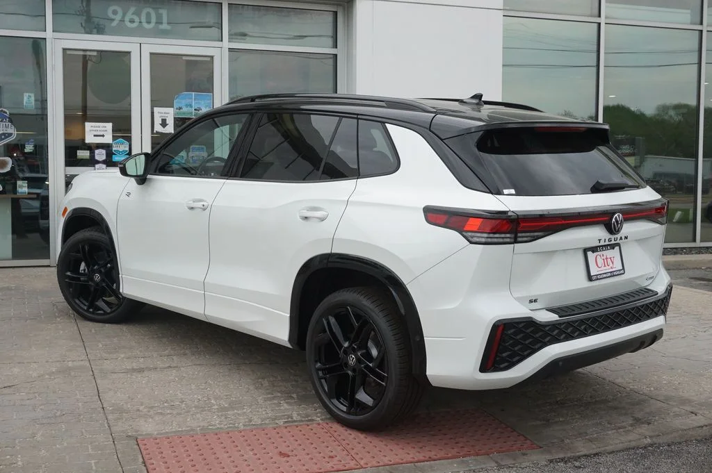 New 2026 White/off-white Volkswagen 2.0T SE R-Line Black image 8