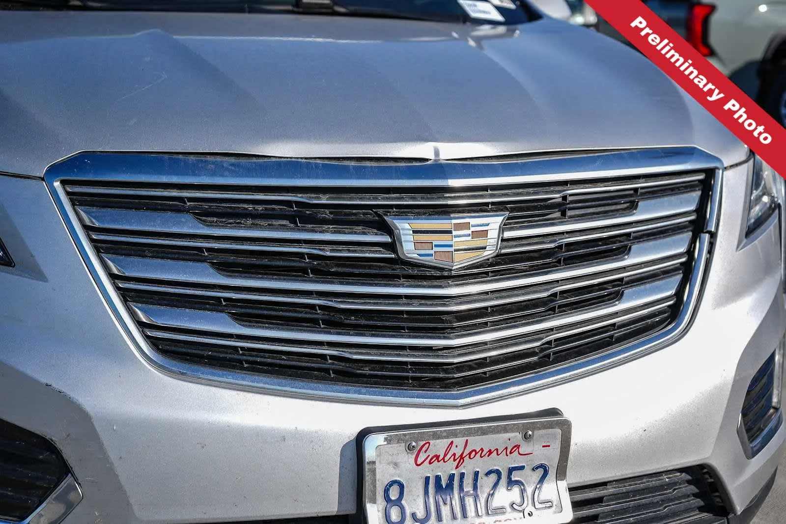 Used 2019 Radiant Silver Metallic Cadillac FWD image 5
