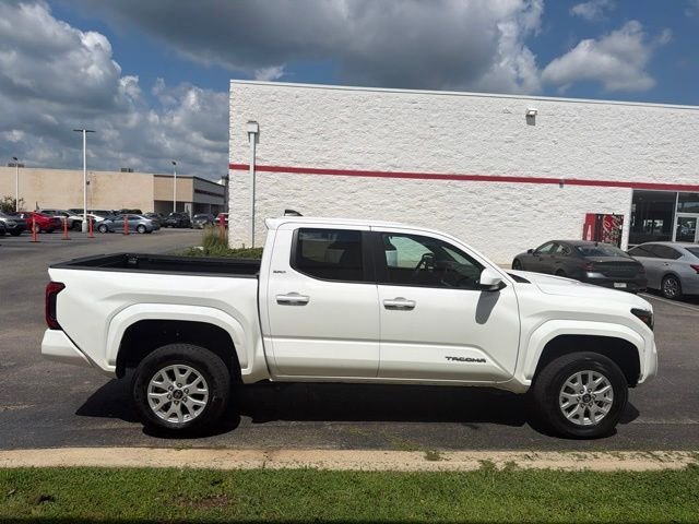 Used 2024 White Toyota SR5 image 10