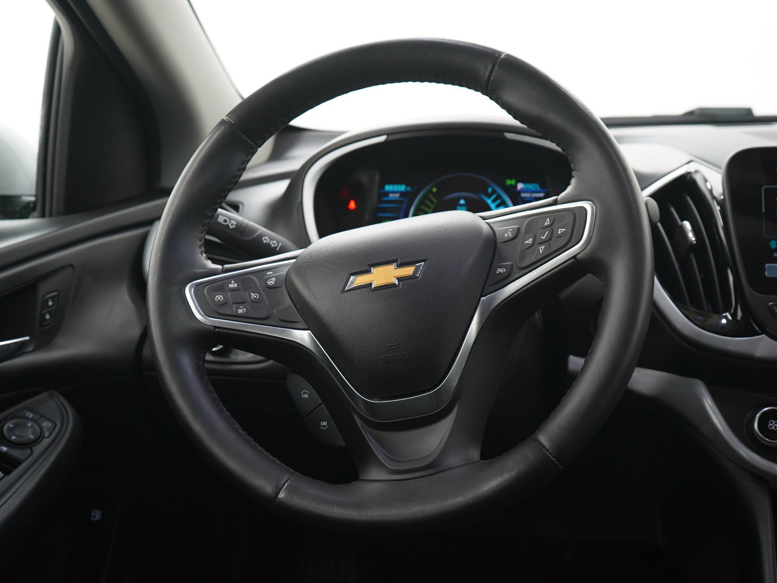 Used 2018 Silver Ice Metallic Chevrolet Lt image 15