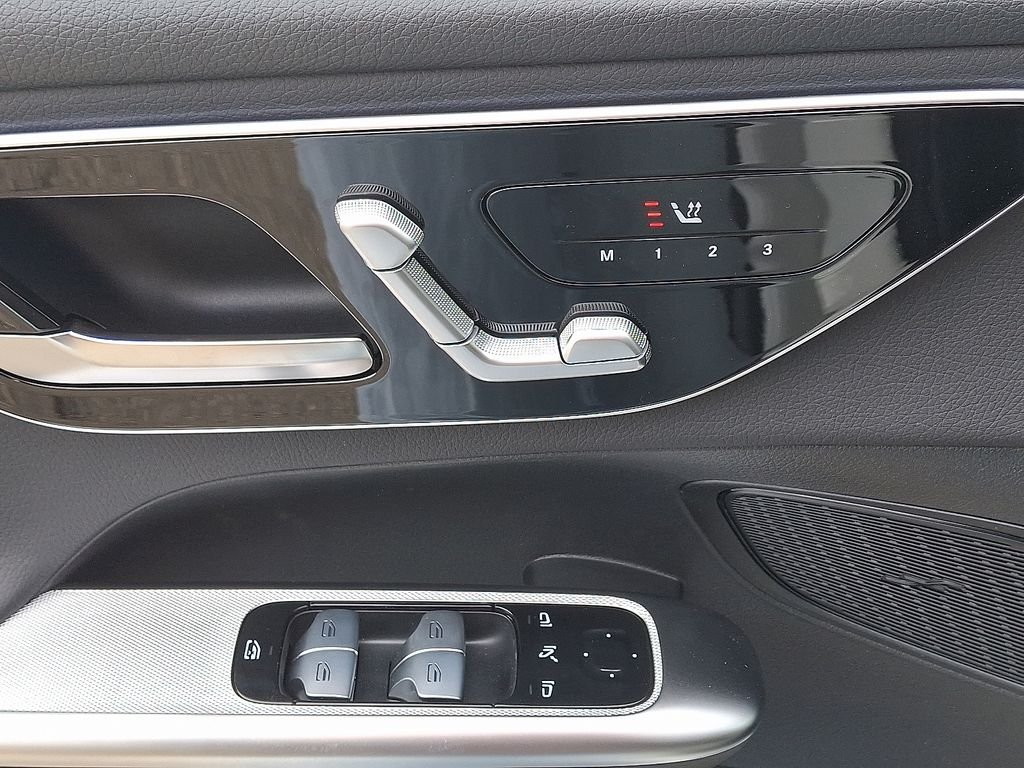New 2026 Polar White Mercedes-Benz GLC 300 image 9
