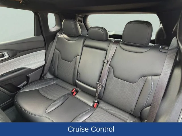 Used 2025 Black Jeep Latitude image 18