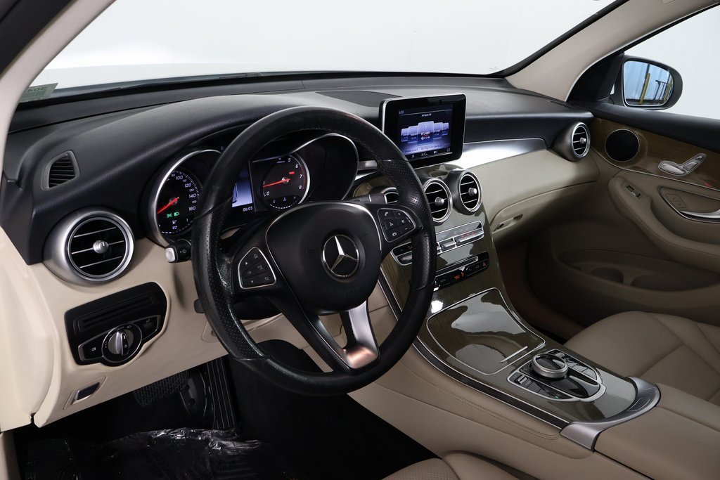 Used 2018 Polar White Mercedes-Benz GLC 300 image 7