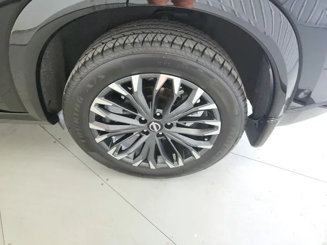Used 2024 Black Nissan Platinum image 44