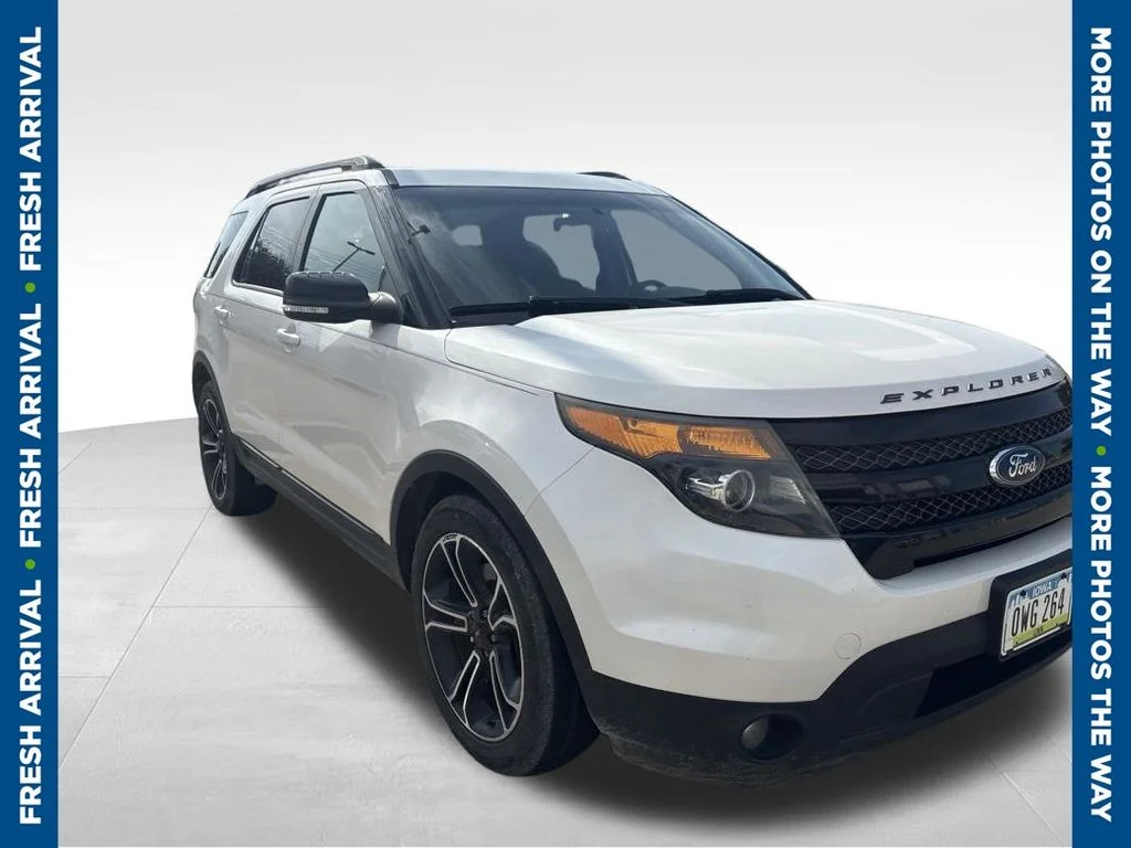 Used 2015 White Ford Sport image 1