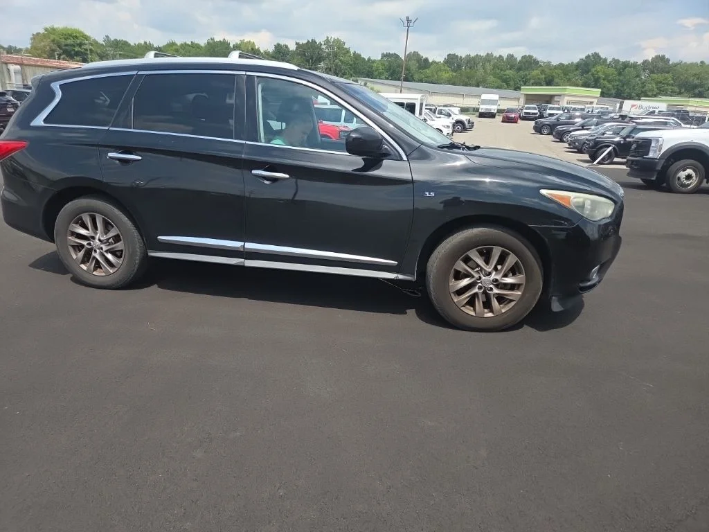 Used 2015 Black INFINITI Base image 15