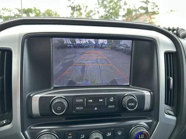 Used 2014 White GMC SLE image 18