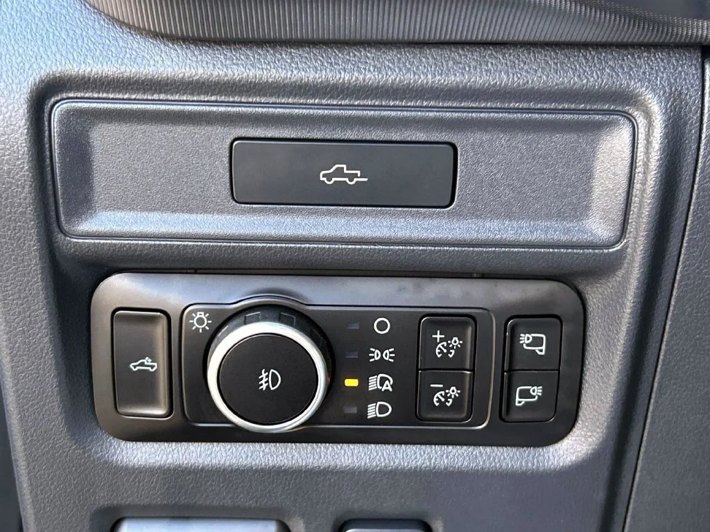 Used 2026 Agate Black Metallic Ford Lariat image 23