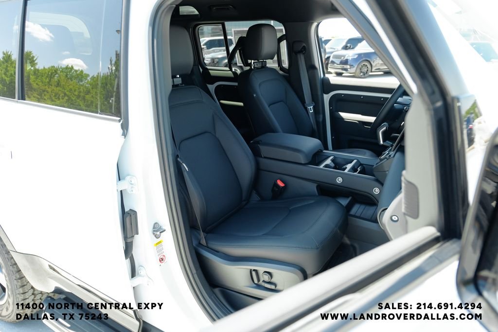 New 2026 Fuji White Land Rover X-Dynamic SE image 38