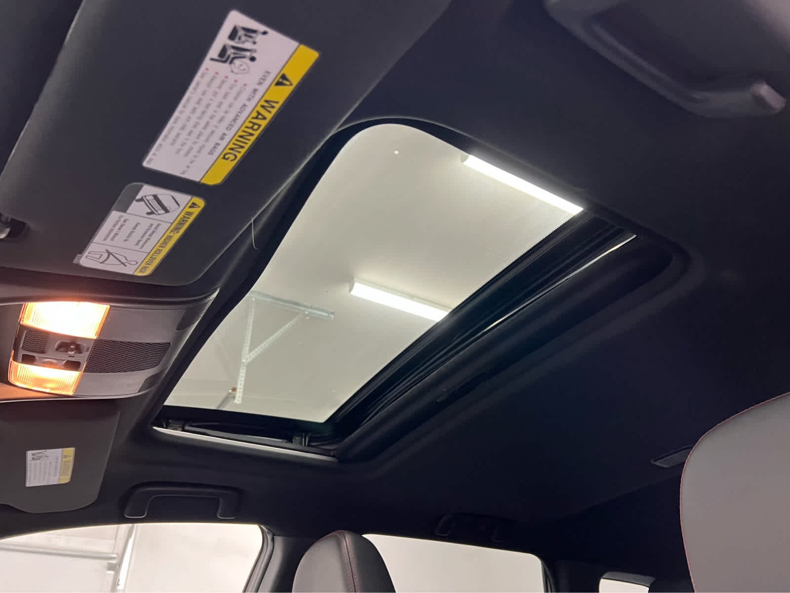 Used 2020 Pearl White Mitsubishi LE image 13