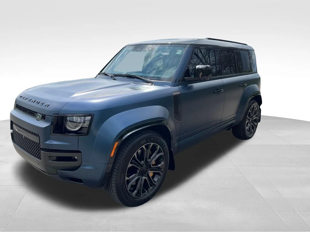 2026 Land Rover Defender 110 OCTA P635's photo