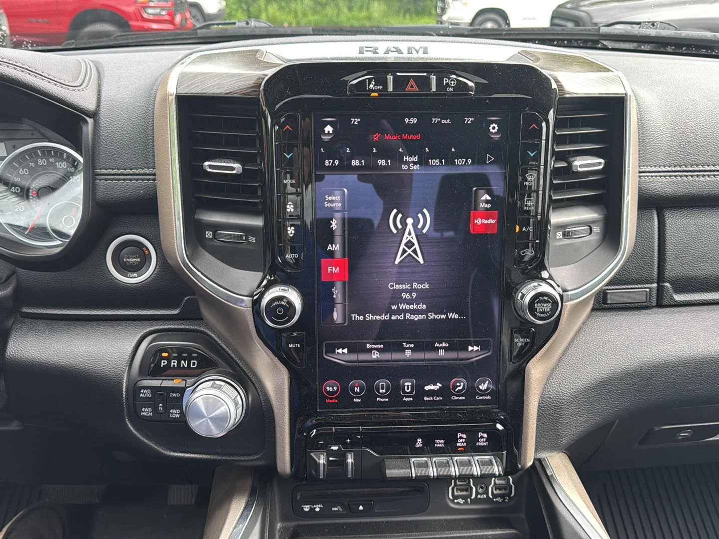 Used 2019 Diamond Black Crystal Pearlcoat Ram Laramie image 13
