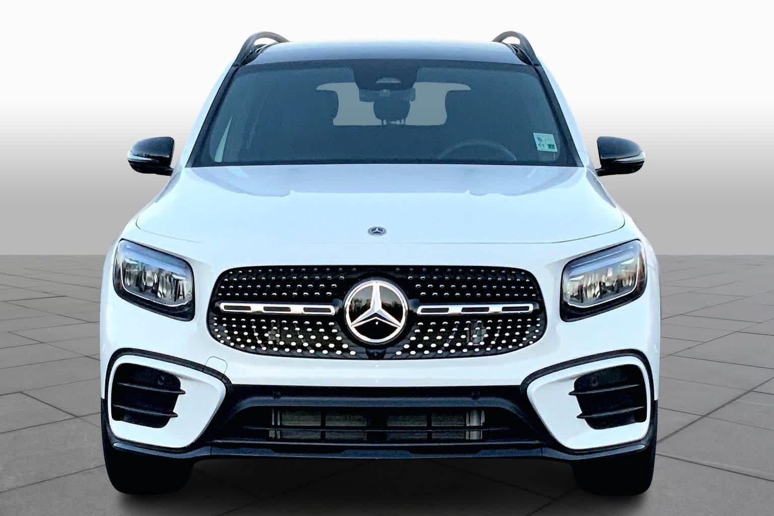 New 2026 Polar White Mercedes-Benz GLB 250 image 3