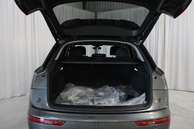 Used 2023 Daytona Gray Pearl Effect Audi 45 S line Premium image 32