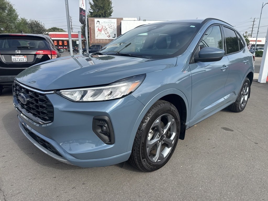 2024 Ford Escape ST-Line Select photo 2