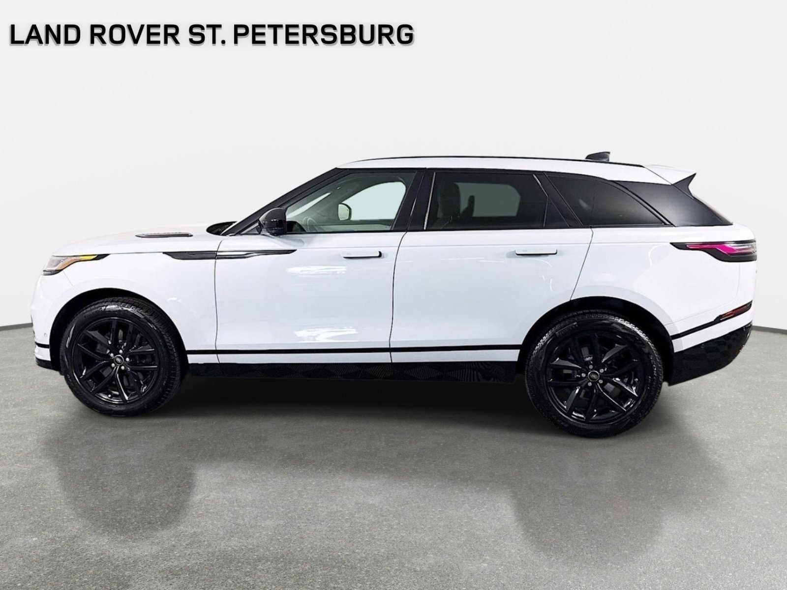 Used 2026 Gray Land Rover Dynamic SE image 8