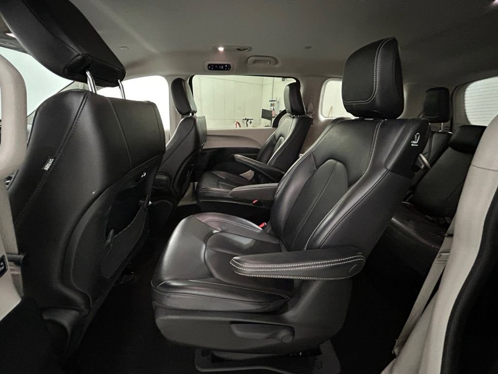 Used 2023 Black Chrysler Touring L image 19