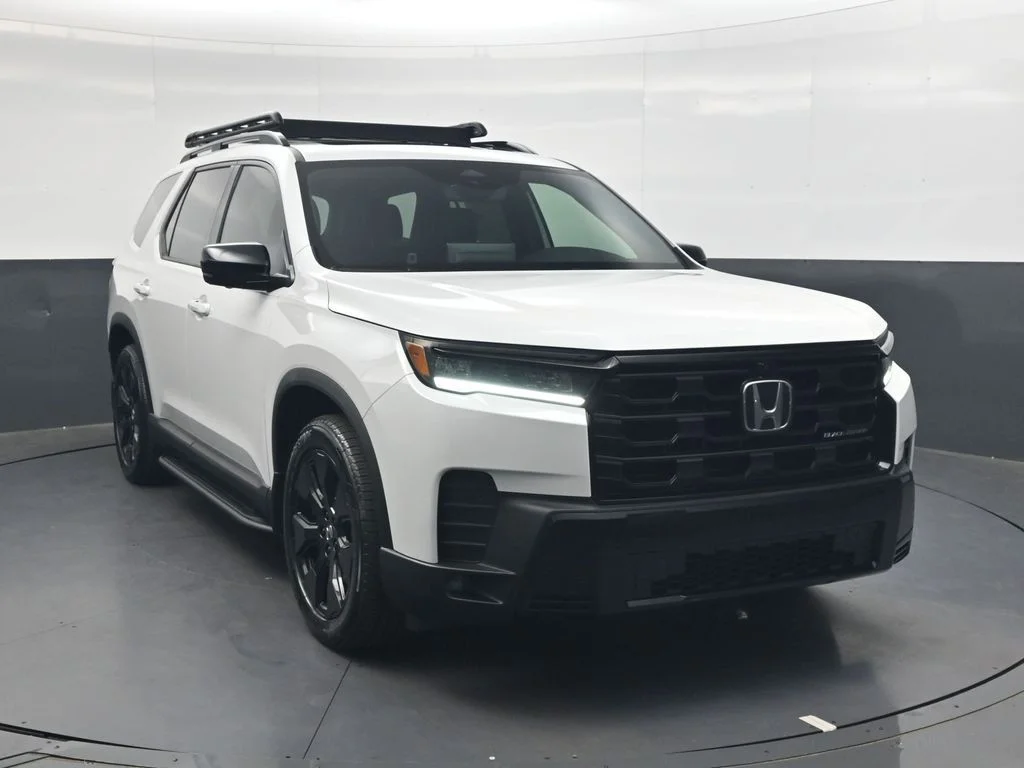 New 2026 Platinum White Pearl Honda Black Edition image 2