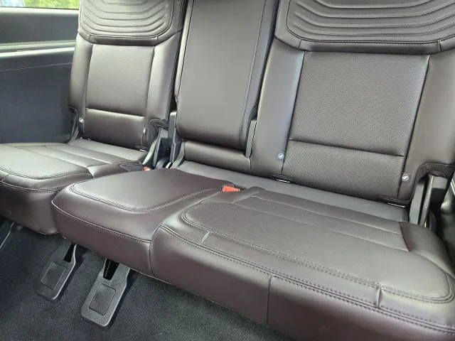 New 2026 Star White Metallic Tri-Coat Ford MAX Platinum® image 42