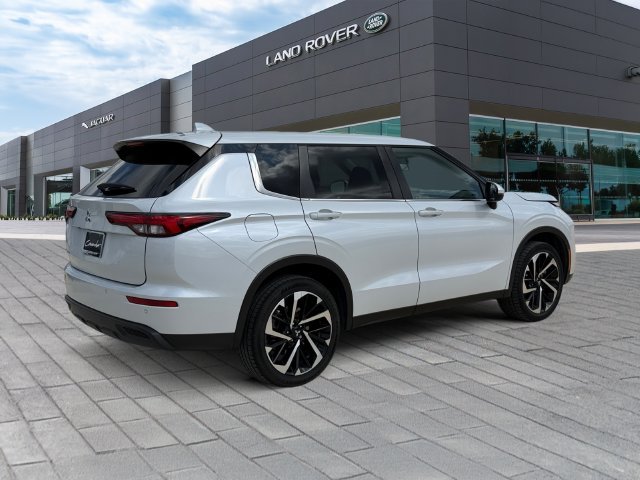 Used 2022  Mitsubishi ES image 5
