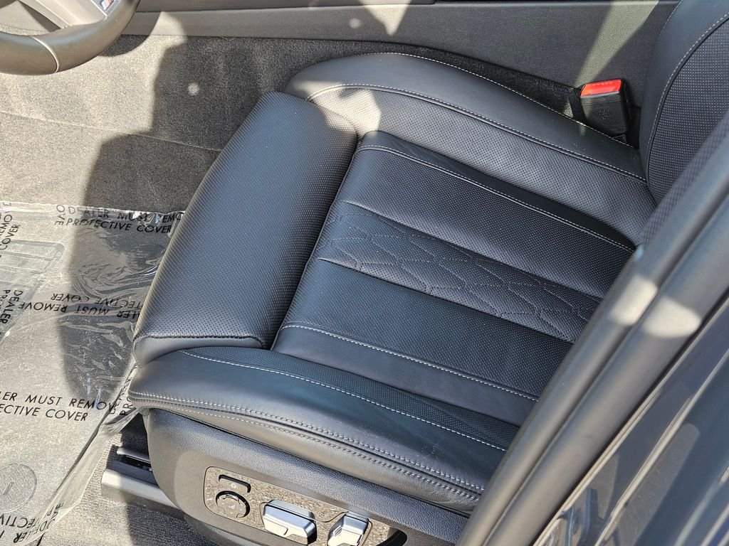 Used 2022 Dravit Grey Metallic BMW M50i image 39
