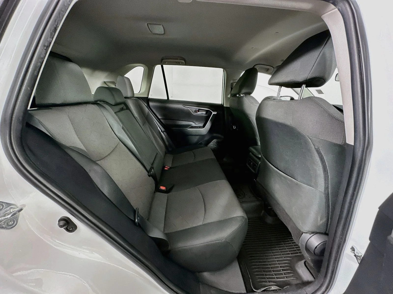 Used 2023 Ice Toyota XLE image 28