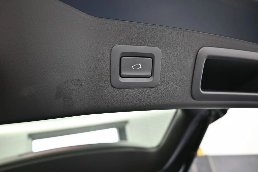 Used 2021 Polymetal Gray Mazda Carbon Edition image 43