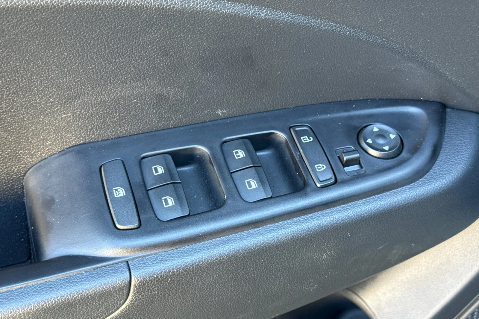 Used 2026 Green Hyundai SE image 11