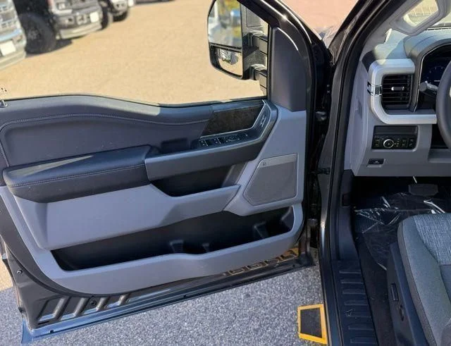 2026 Ford F-350 Super Duty XLT - Photo 14