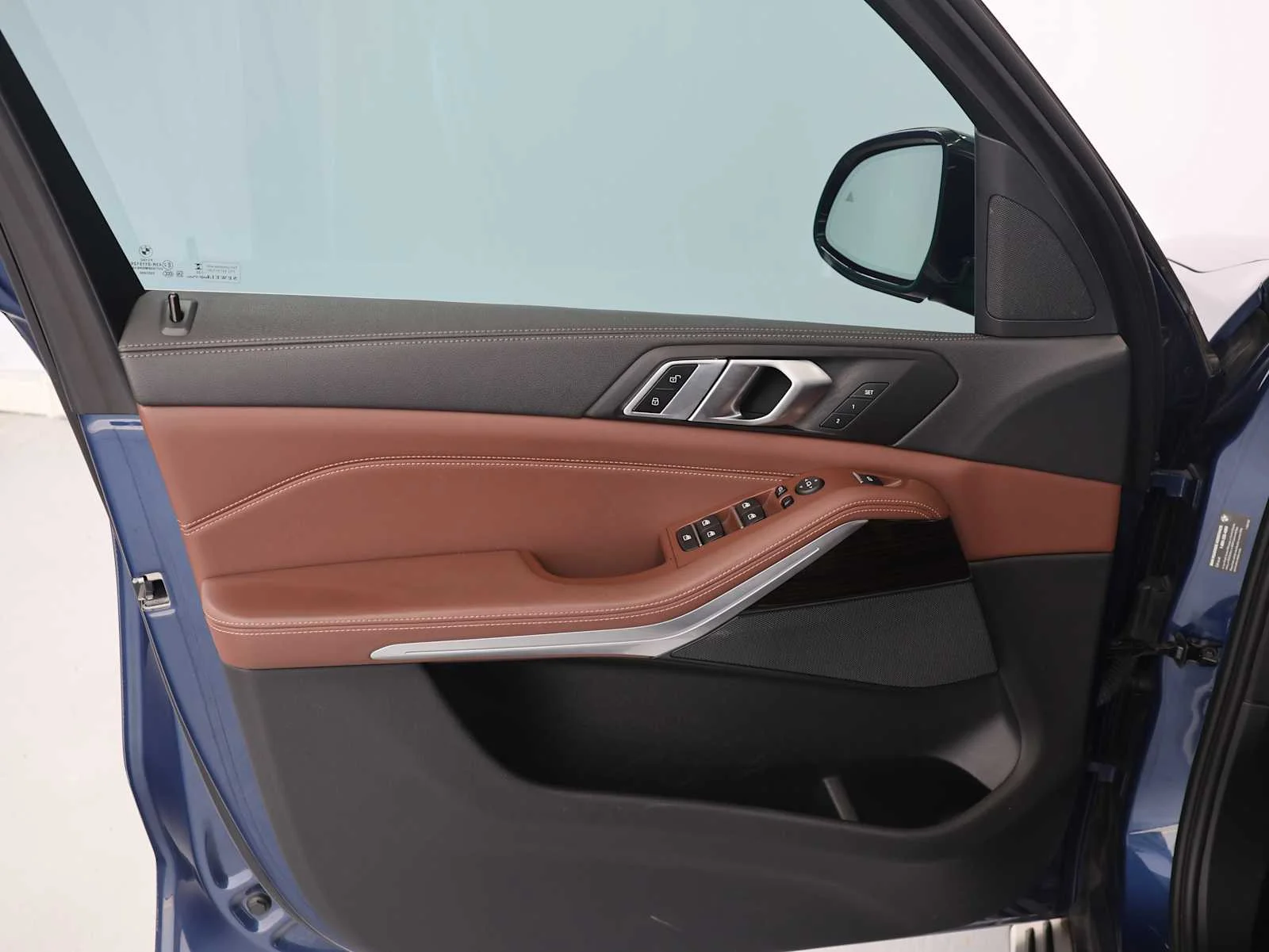Certified Used 2023 Phytonic Blue Metallic BMW xDrive40i image 15