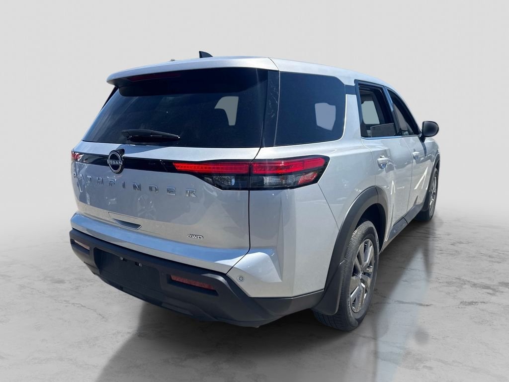 Used 2025 Silver Nissan S image 7