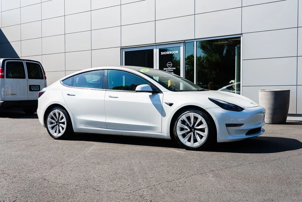 Used 2022 White Tesla Long Range image 24