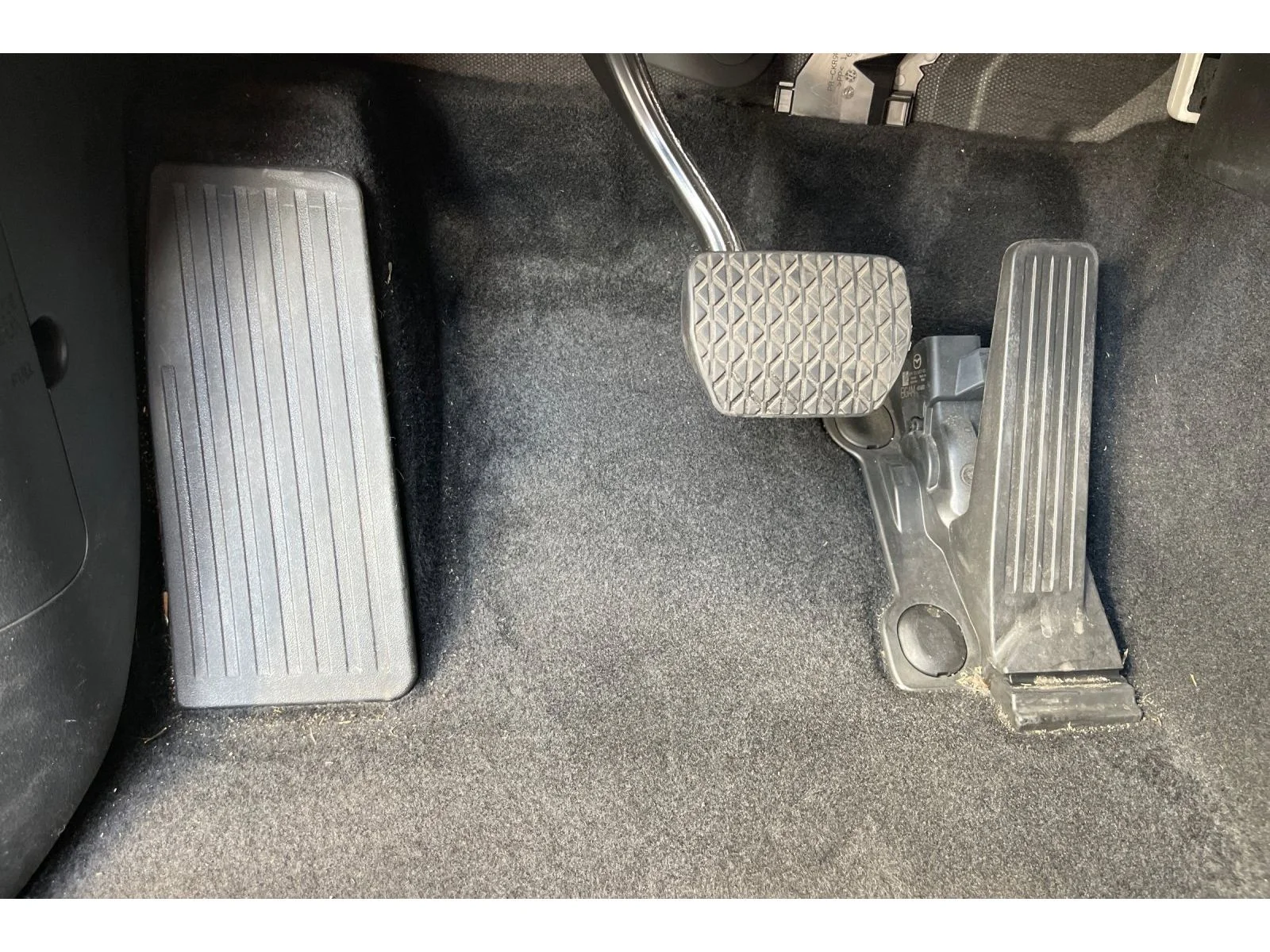 Used 2024 PLATINUM QUARTZ Mazda Premium Plus image 46